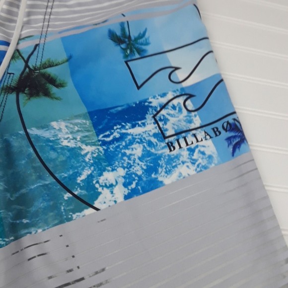 Billabong Shorts Mens 34 Striped Logo Gray Blue White Board Shorts - Picture 3 of 12